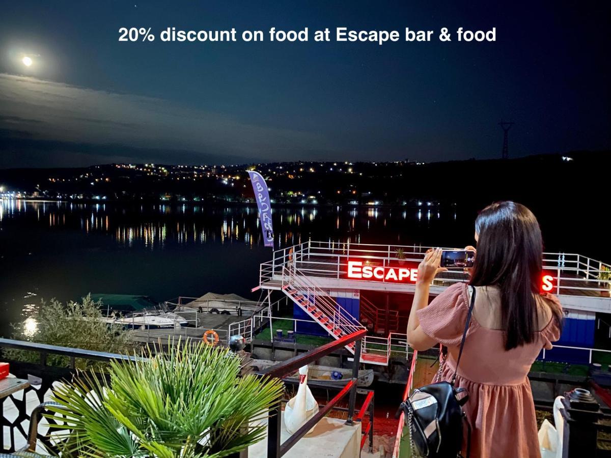 Escape Pensiune Bechet Exterior photo