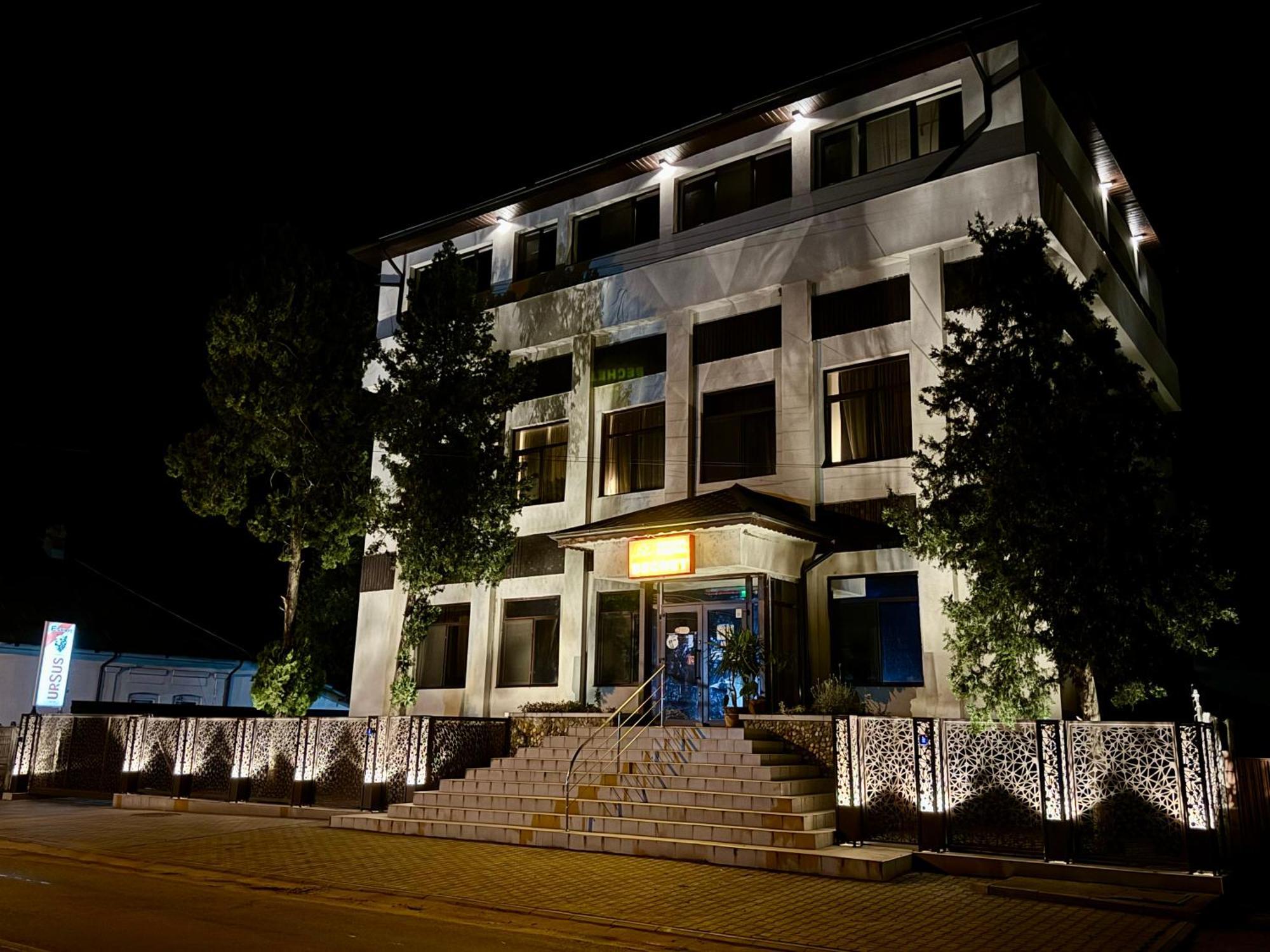 Escape Pensiune Bechet Exterior photo